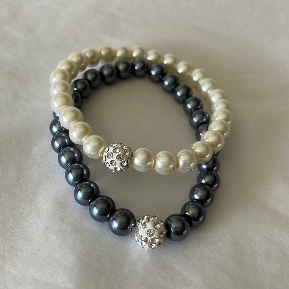 Bracelets white and dark gray pearl like beads with rhinestone details - Picture 1 of 2